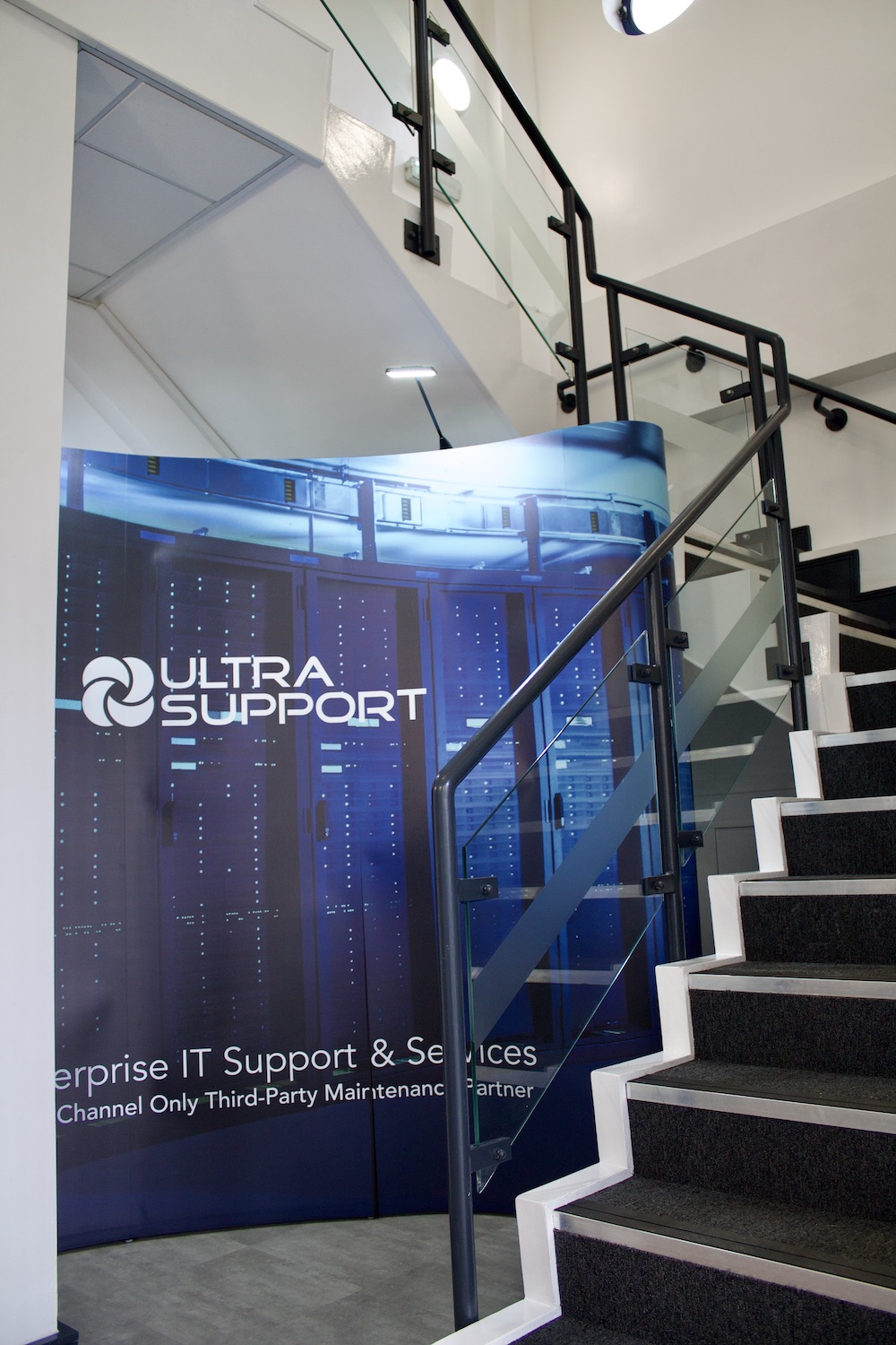 Ultra Support - Entrance Hall